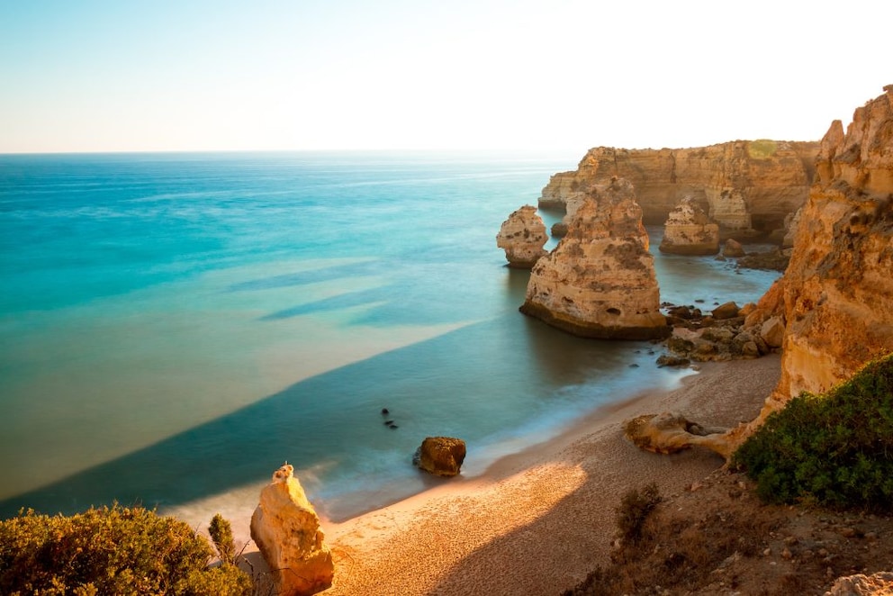 Praia da Marinha beach