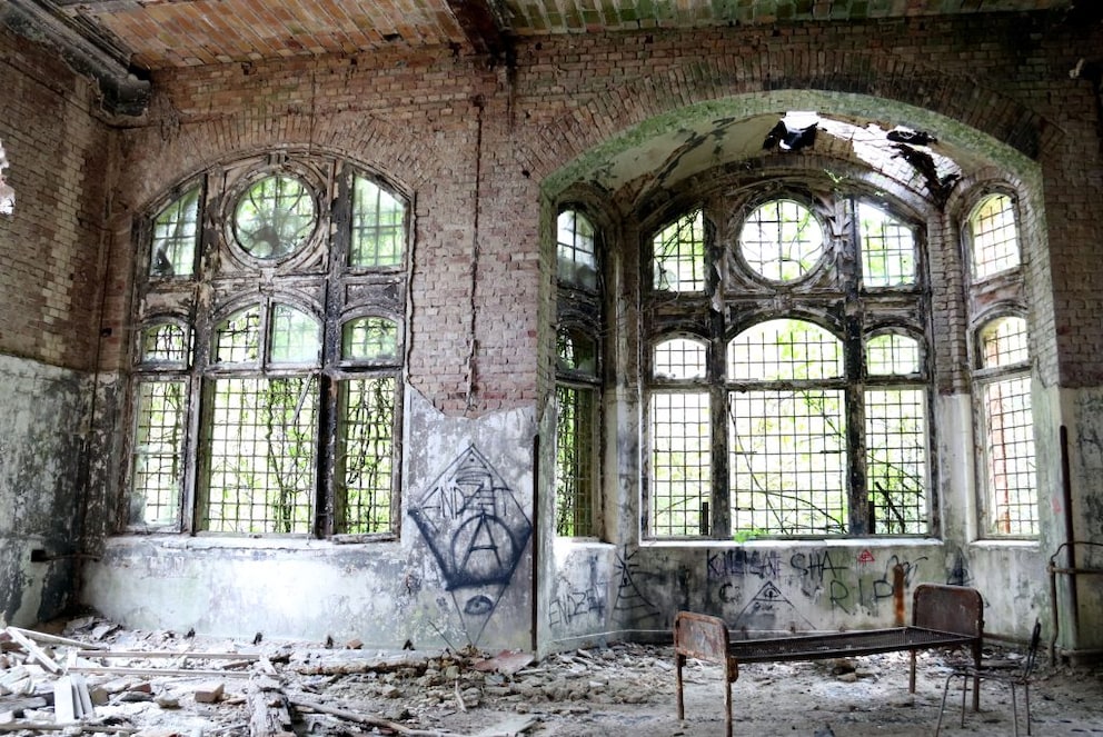 A hospital bed in an abandoned hospital