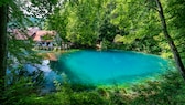 Der Blautopf in Baden-Württemberg: Nur von oben betrachtet handelt es sich um ein gewöhnliches Gewässer