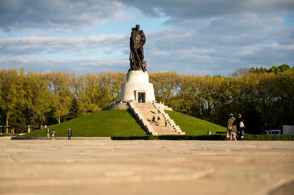 Sowjetisches Ehrenmal im Treptower Park in Berlin