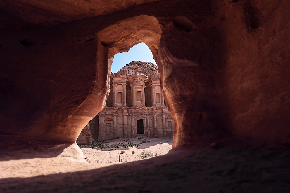 Petra ist eines der modernen Weltwunder – und sollte auf jeden Fall Bestandteil einer Reise nach Jordanien sein