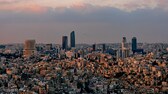 Blick über Amman, die Hauptstadt Jordaniens. Hier leben mehr als 4 Millionen Menschen, somit mehr als ein Drittel der Bevölkerung Jordaniens.