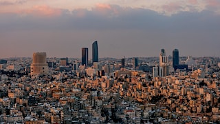 Blick über Amman, die Hauptstadt Jordaniens. Hier leben mehr als 4 Millionen Menschen, somit mehr als ein Drittel der Bevölkerung Jordaniens.