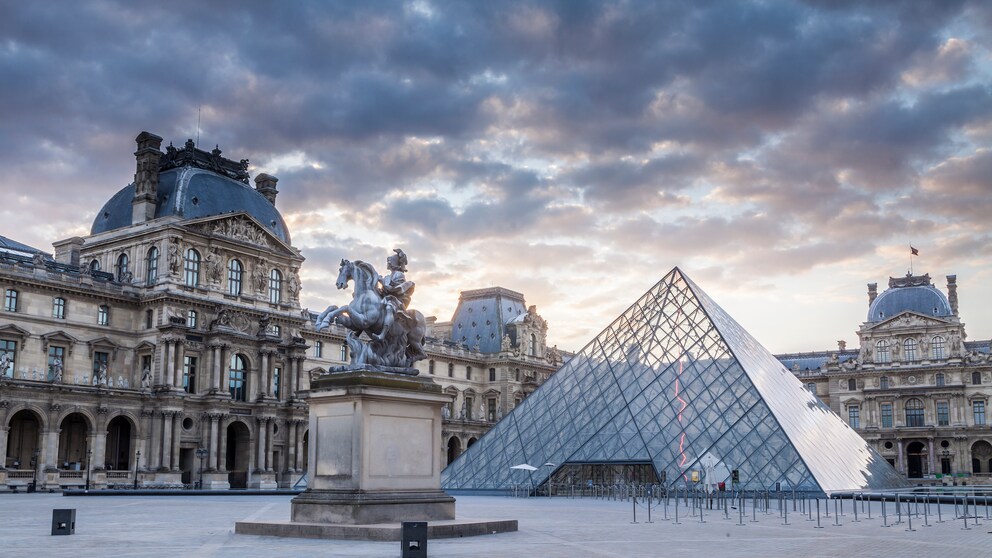 berühmte Sehenswürdigkeiten Europa – Fotos Louvre