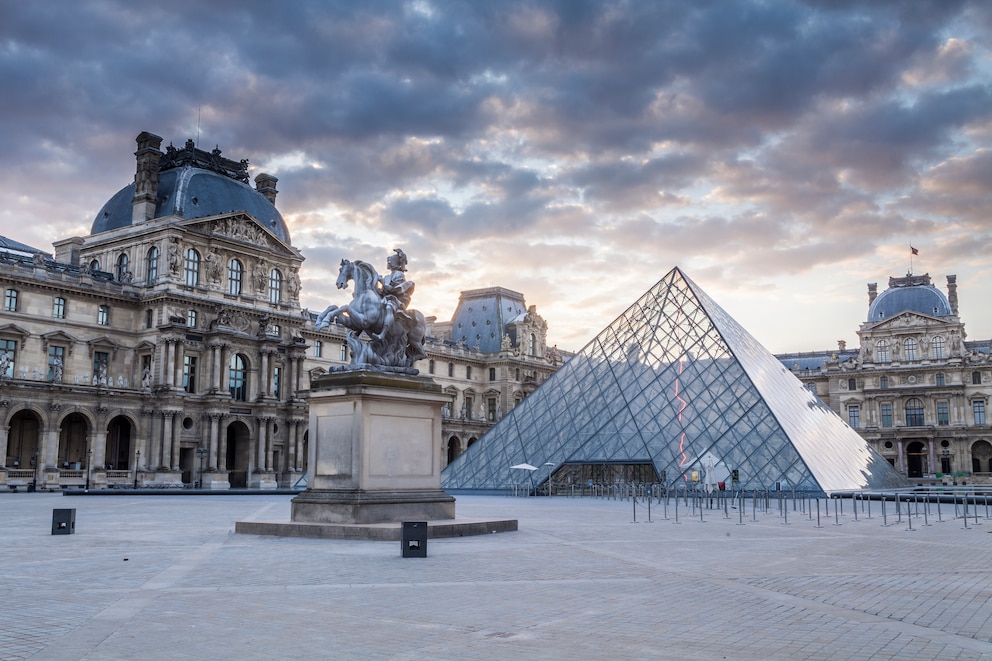 berühmte Sehenswürdigkeiten Europa – Fotos Louvre