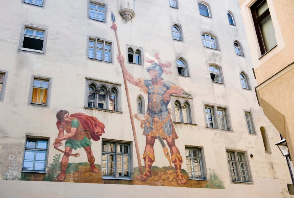 Mural at the Goliathhaus in Regensburg