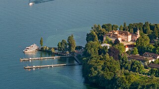 Die Blumeninsel Mainau, Blick auf das Schloss und den Hafen