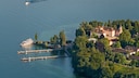 Die Blumeninsel Mainau, Blick auf das Schloss und den Hafen