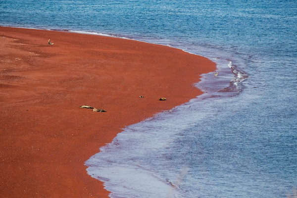 12 bunte Strände weltweit zum Wegträumen - TRAVELBOOK