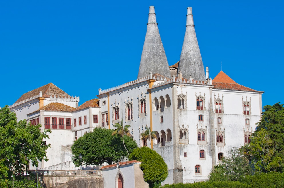 8. Palácio Nacional de Sintra – auch der mittelalterliche Königspalast ist UNESCO-Weltkulturerbe. Er befindet sich, wie der Name verrät, in Sintra.