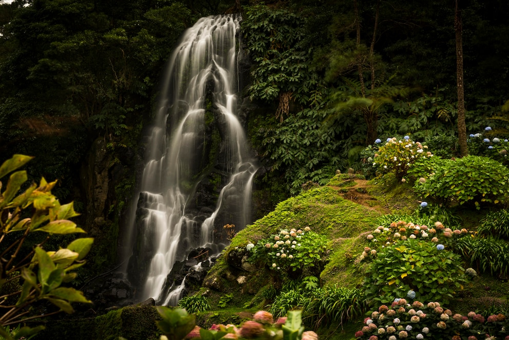 Wasserfall auf der Azoreninsel São Miguel