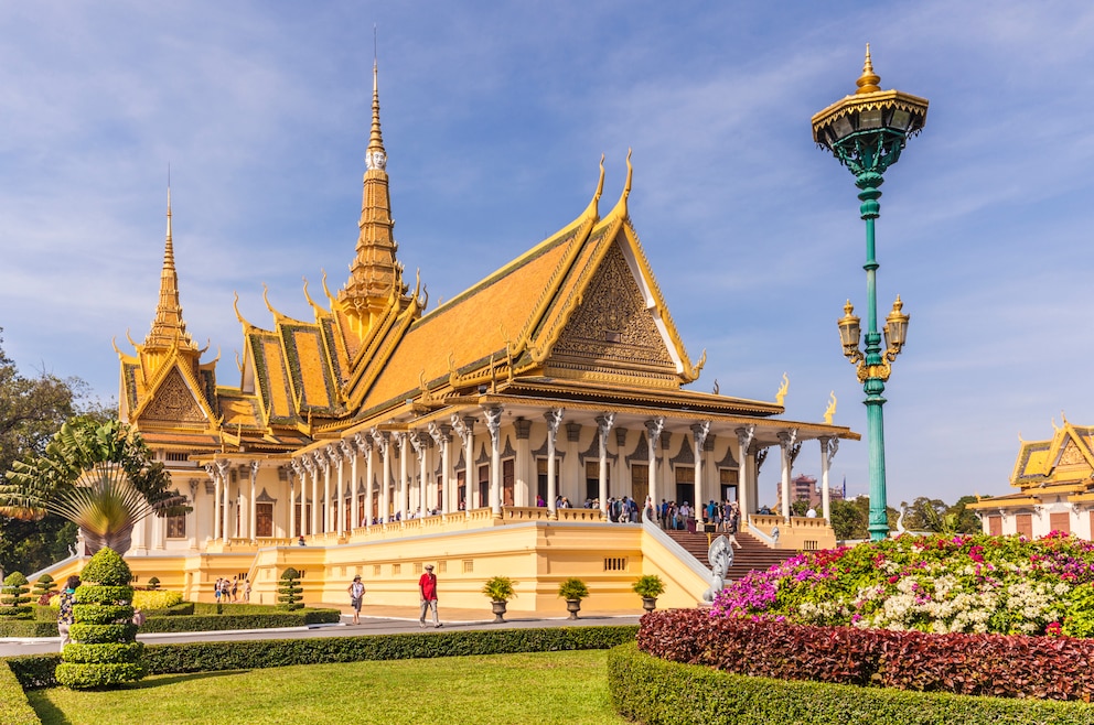 3. Blick auf den Königspalast – die prachtvolle Anlage und Residenz des Königs in Phnom Penh