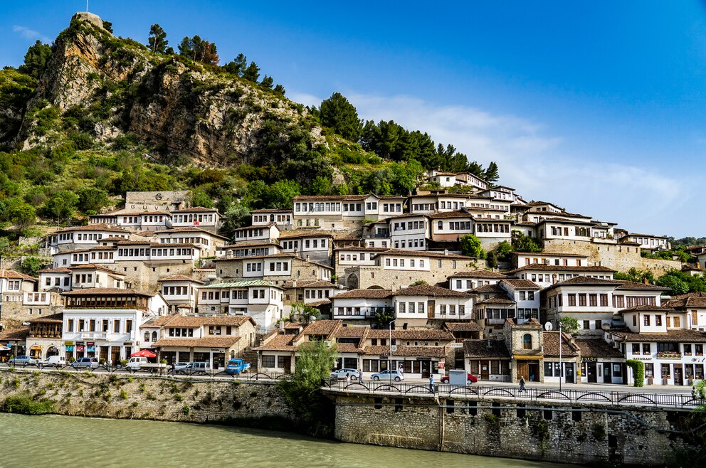 2. Die Stadt Berat im Bergland des südlichen Zentralalbaniens zählt zum UNESCO-Welterbe