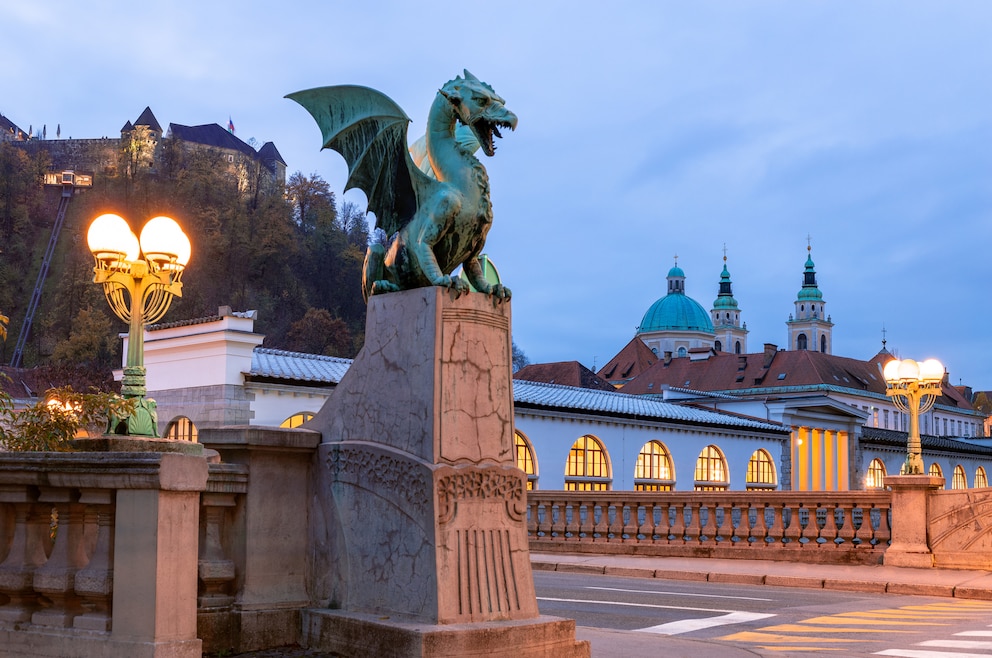 9. Drachenbrücke (Zmajski most) – die bekannte Brücke mit den Drachenfiguren befindet sich in Ljubljana
