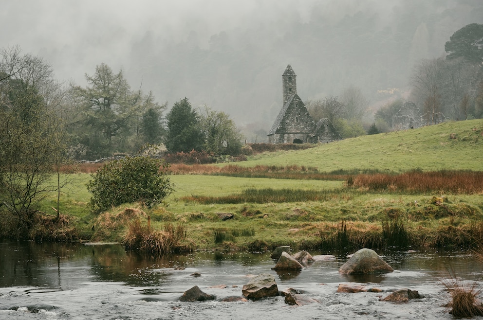 7. Glendalough – Irlands berühmteste alte Klosterstadt liegt in einem Tal in den Wicklow Mountains 