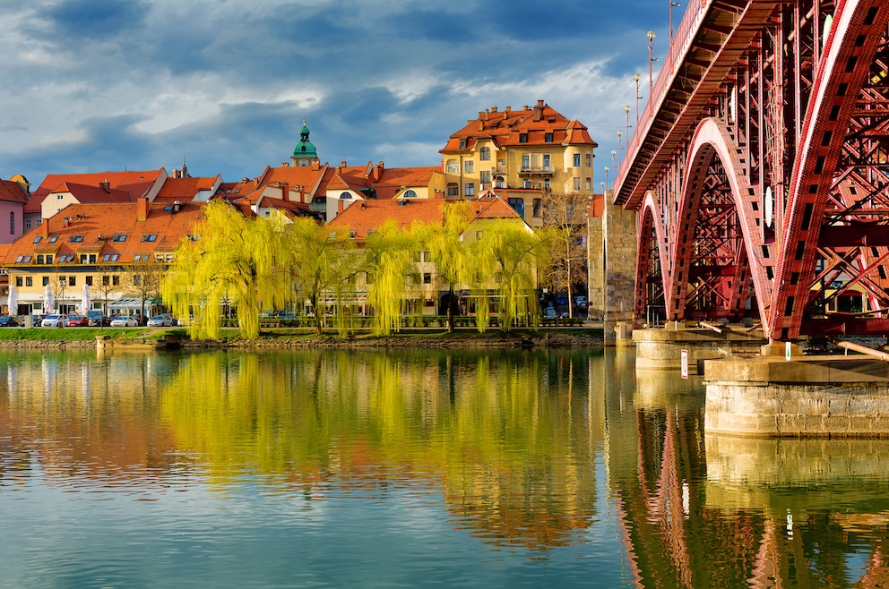 5. Maribor – die Stadt in der hügeligen Weinregion an der Drau befindet sich im Nordosten des Landes