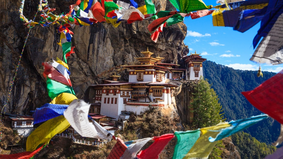 Das buddhistische Königreich Bhutan empfängt Touristen mit komplizierten Optionen zur Einreisegebühr