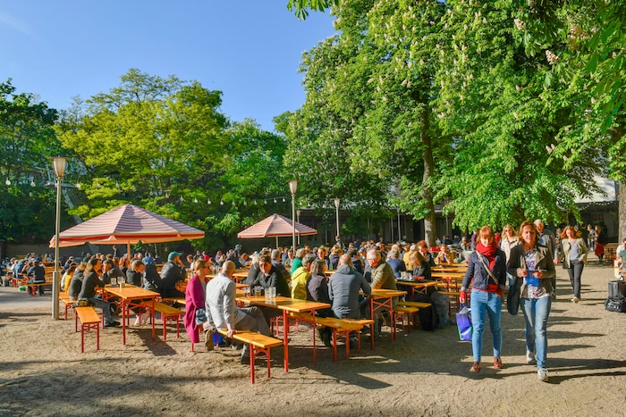 The entrance to Pratergarten is on the lively Kastanienallee