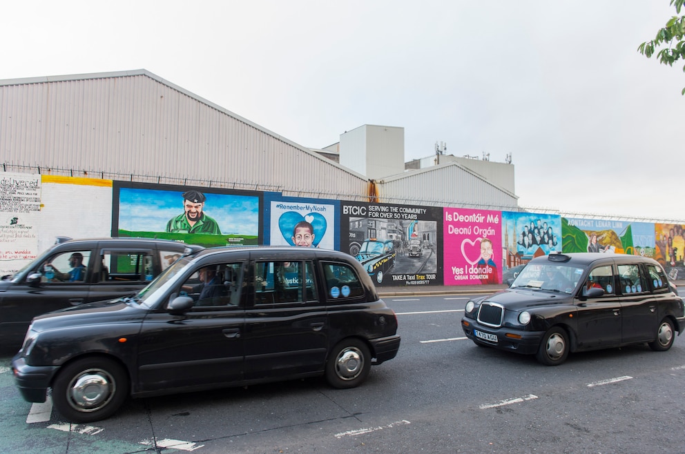 9. In Belfast auf den Spuren der Geschichte wandeln bei einer „Black Taxi Tour“ und im Titanic Museum