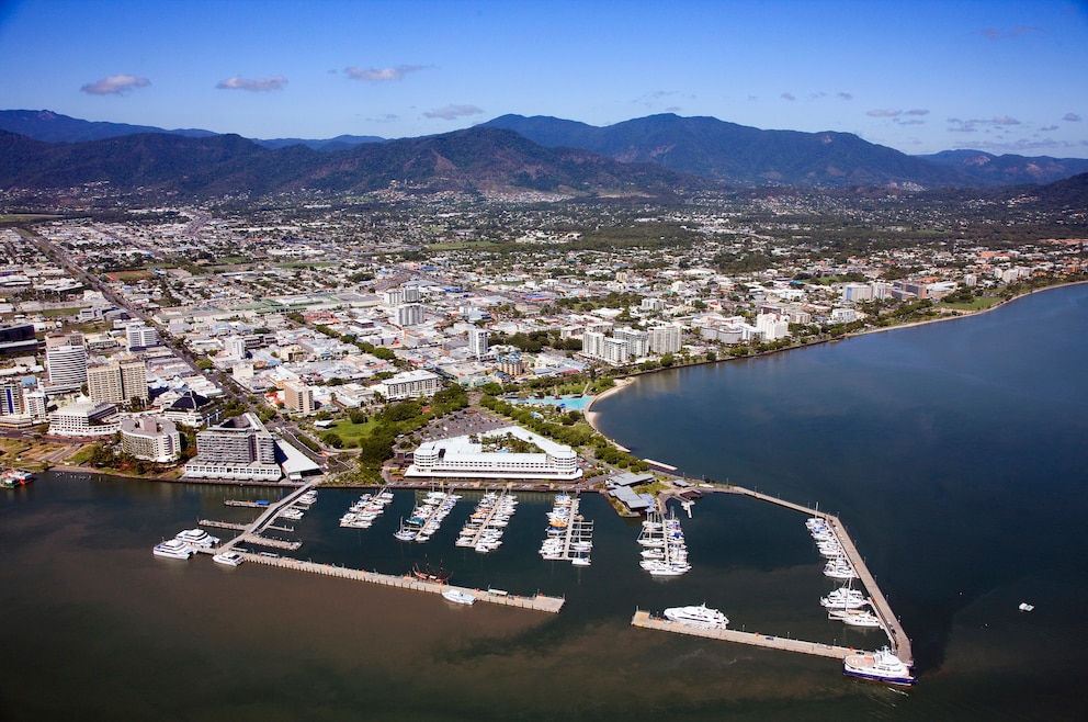 7. Cairns – die Stadt im tropischen Norden Queenslands ist ein guter Ausgangspunkt für Erkundungen des Great Barrier Reefs