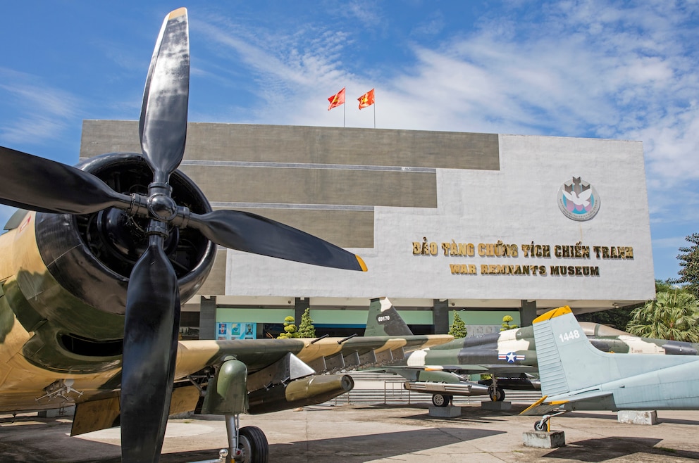 3. War Remnants Museum – das Kriegsrestemuseum in Ho-Chi-Minh-Stadt zeigt eine beeindruckende Sammlung an Kriegsgeräten aus dem Ersten Indochinakrieg und dem Vietnamkrieg 