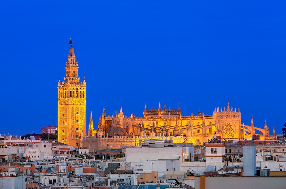10. La Giralda – der heutige Glockenturm der Kathedrale von Sevilla war einst das Minarett der Hauptmoschee 
