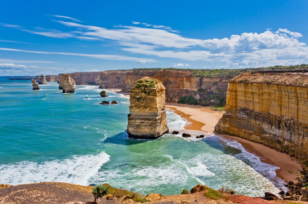 8. Zwölf Apostel – die gewaltigen Gesteinsformationen aus Kalkstein stehen vor der Steilküste am westlichen Teil der Great Ocean Road