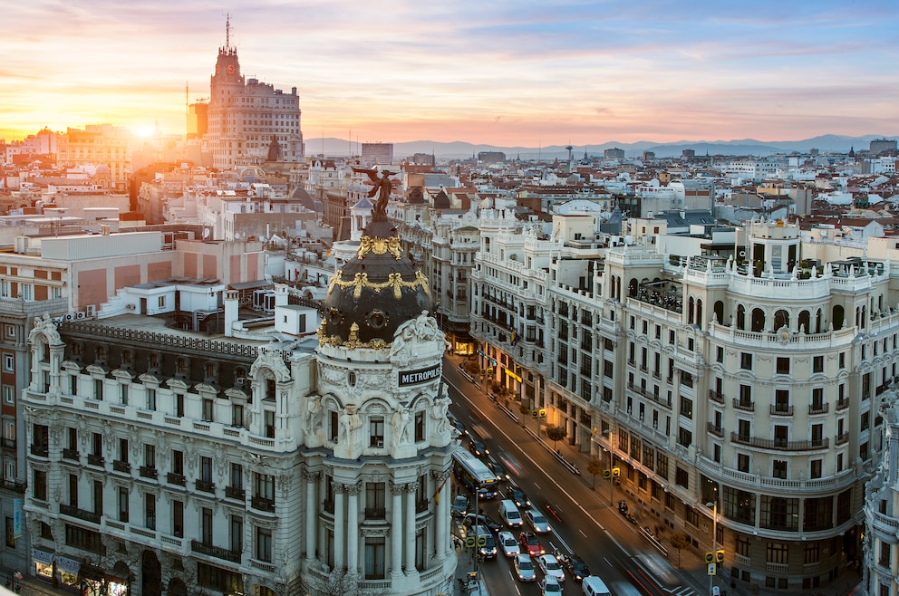 1. Madrid – die spanische Hauptstadt liegt im Zentrum des Landes und ist mit der Lage von 667 Metern über dem Meer die höchstgelegene Hauptstadt der Europäischen Union