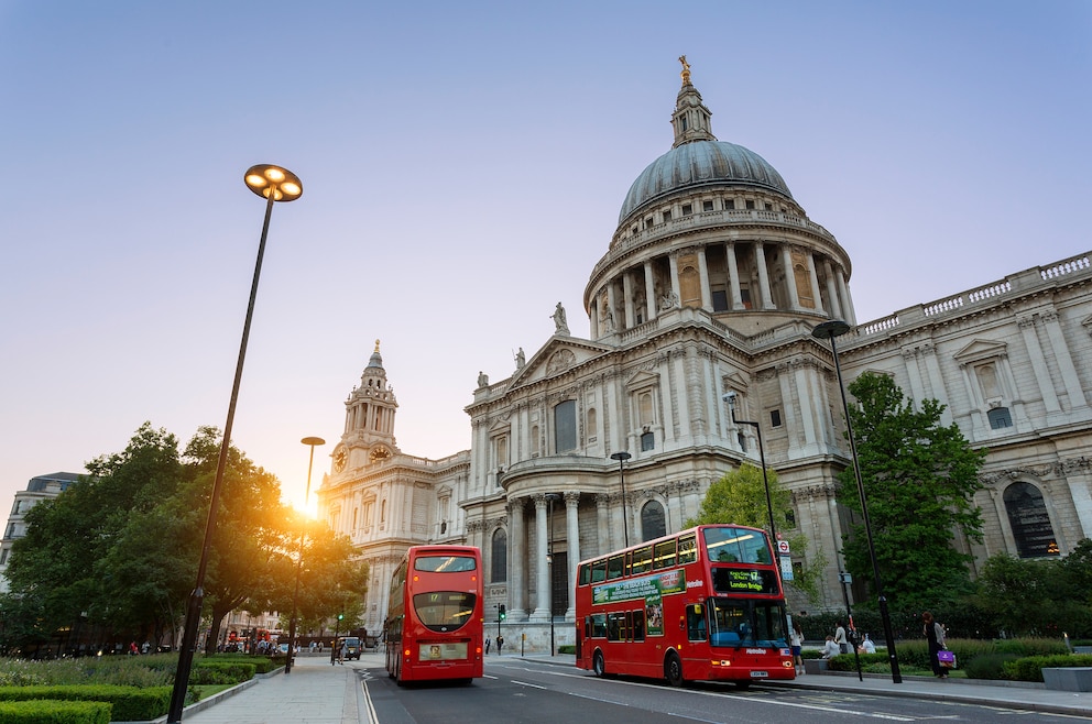 9. Saint Paul’s Cathedral – die Kathedrale in London gehört zu den größten Kirchen der Welt