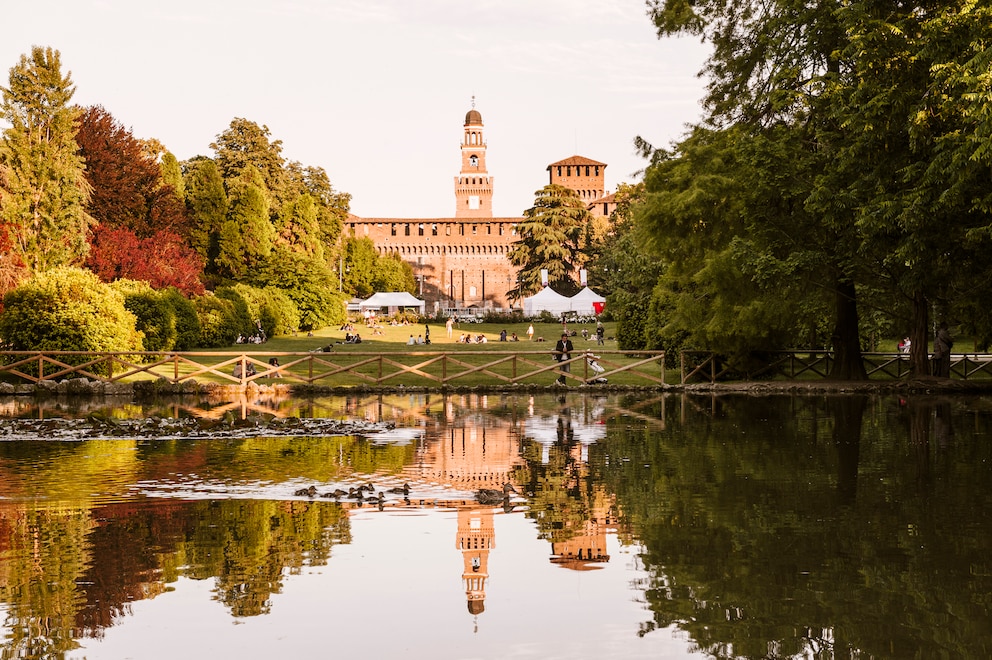 Das Castello Sforzesco und der angrenzende