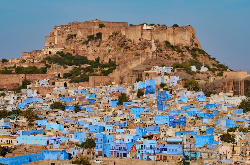 6. Mehrangarh-Fort – die Festungsanlage überragt die blaue Stadt, Jodhpur, und gehört zu den UNESCO-Hügelfestungen von Rajasthan