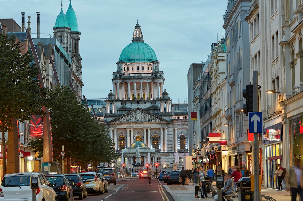 3. Belfast – Nordirlands Hauptstadt ist angefüllt mit der teils extrem dunklen Geschichte Irlands und seiner Teilung