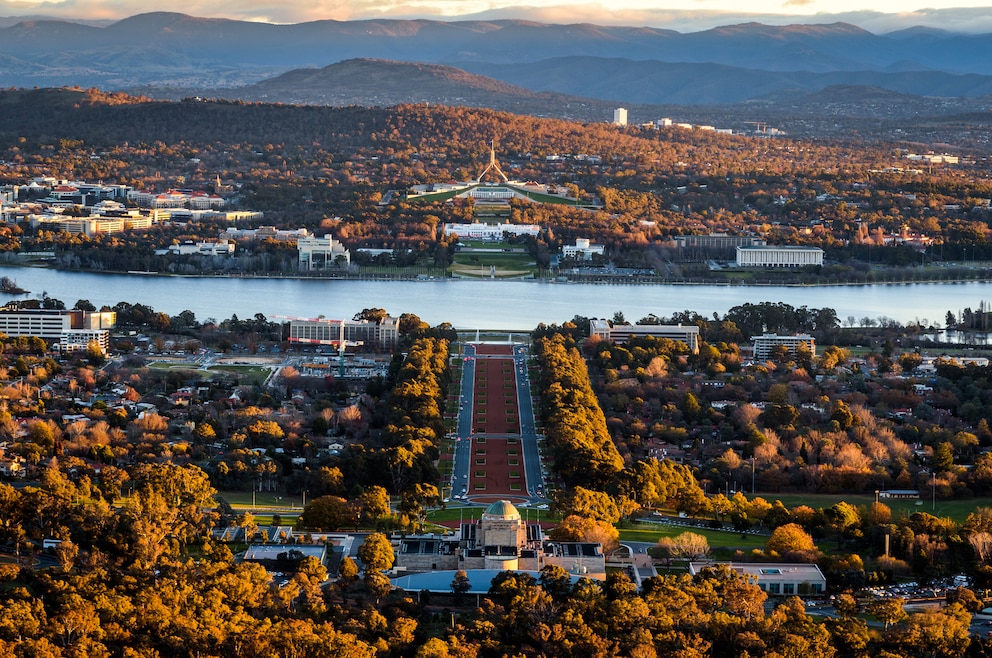 8. Canberra – die australische Hauptstadt ist die achtgrößte Stadt des Landes und liegt im Australian Capital Territory auf dem Gebiet New South Wales'