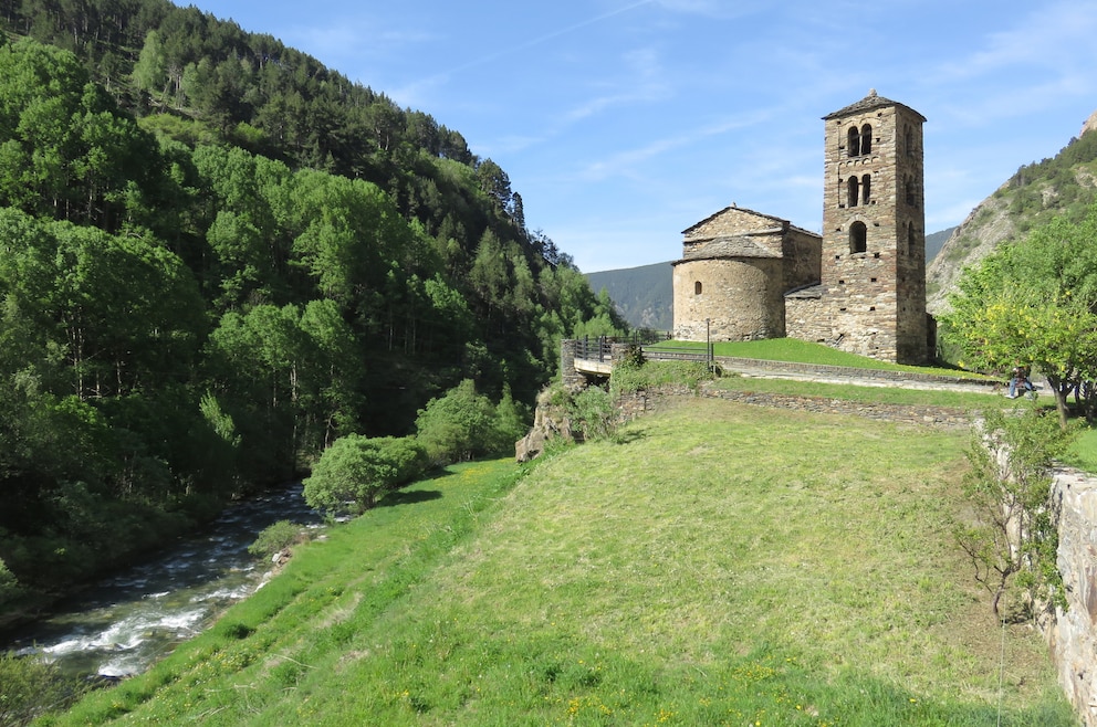 9. Sant Joan de Caselles – die romanische Kapelle im Dorf Canillo ist ein Kulturdenkmal