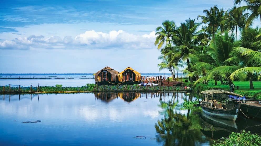 Kerala ist nicht nur wegen seiner Lage am Meer und seiner vielen Flüssen beliebt, sondern vor allem wegen seiner Vielfalt an besonderen Wellnes-Angeboten
