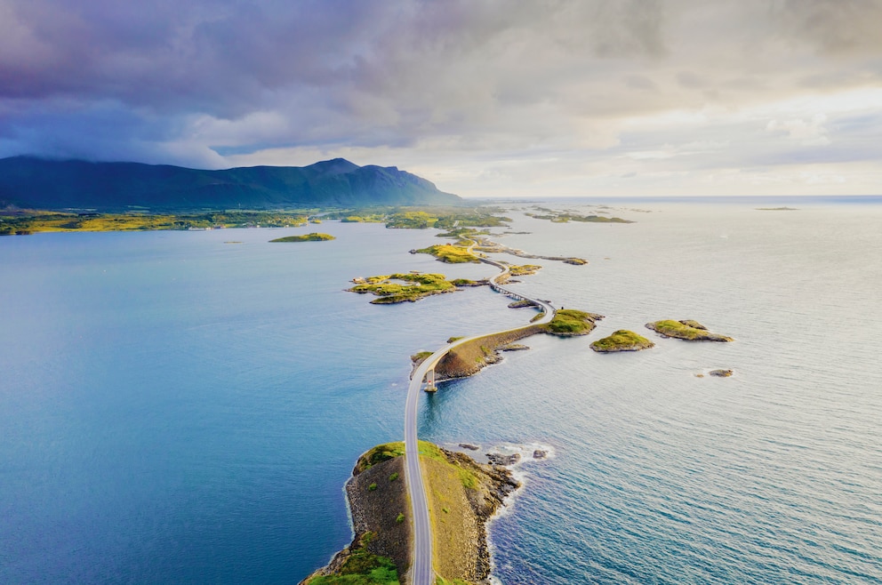 Zu den schönsten Roadtrips in Europa zählt auch die Atlantikstraße an der norwegischen Westküste