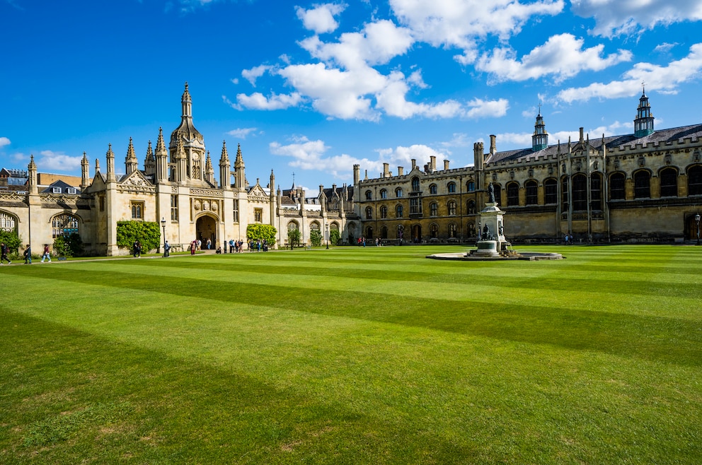 1. Eine studentengeführte Tour durch die Cambridge University unternehmen und so einen kleinen Einblick in das Studentenleben bekommen
