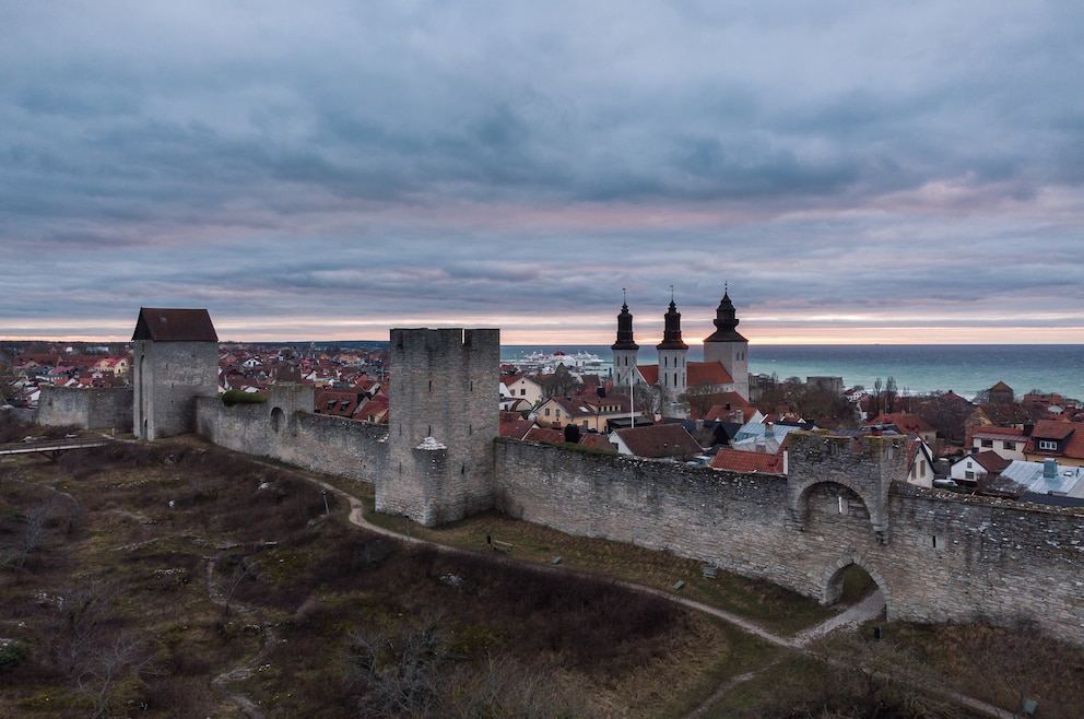 5. Visby – die Stadt auf der Ostseeinsel Gotland ist besonders für ihre mittelalterliche Stadtmauer bekannt