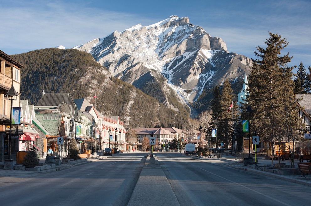 8. Banff – der Ferienort in der Provinz Alberta befindet sich im Banff-Nationalpark, der seinerseits Teil der Rocky Mountains ist 