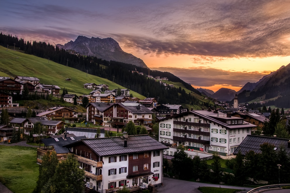 5. Lech – die Gemeinde am gleichnamigen Fluss im österreichischen Bundesland Vorarlberg zählt  zu den Vorarlberger Walserdörfern