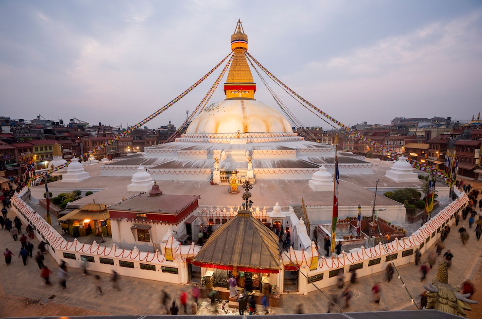 2. Boudhanath Stupa (auch: Buddha-Stupa) – die riesige Stupa in Kathmandus Vorort Bodnath ist ein bedeutendes Ziel buddhistischer Pilger