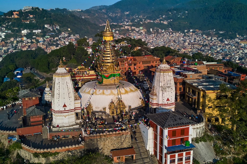 4. Swayambhu Stupa – überwiegend buddhistischer Tempelkomplex auf einem Hügel im Westen Kathmandus