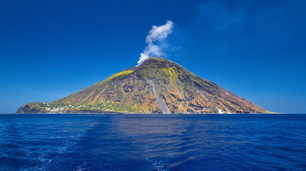 Stromboli ist vor allem für den aktiven Vulkan bekannt