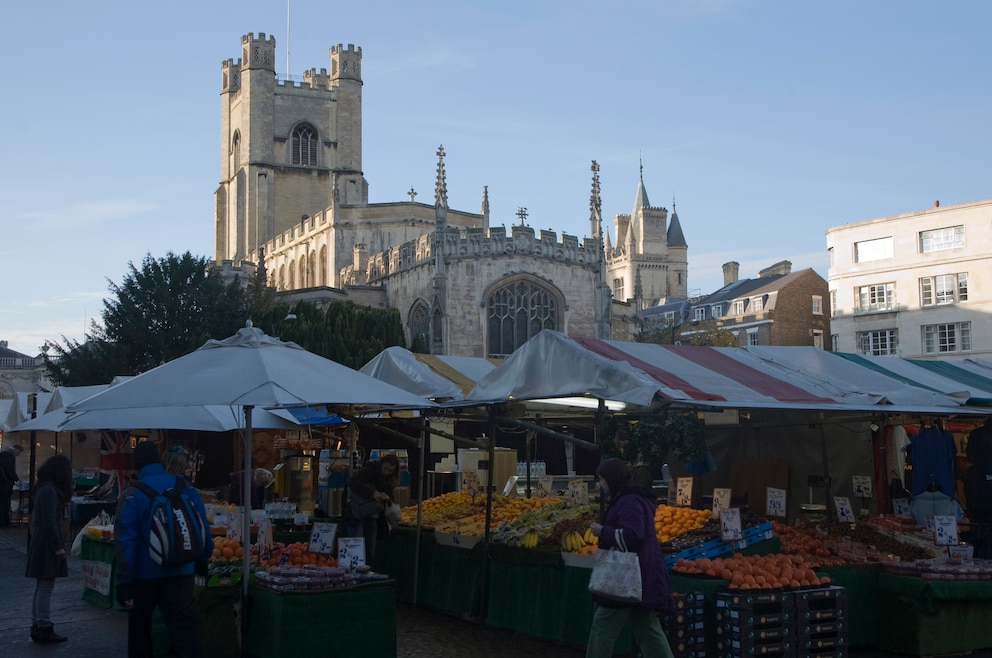5. Great St. Marys Church – die Pfarrkirche an Cambridges Marktplatz wird auch als Universitätskirche bezeichnet