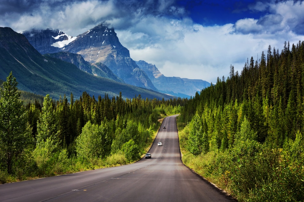 1. Einen Roadtrip durch die kanadischen Rocky Mountains unternehmen