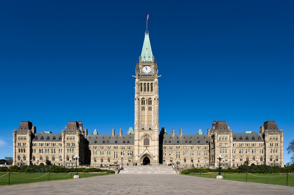 5. Parliament Hill – der Hügel am Südufer des Ottawa Rivers in der gleichnamigen Hauptstadt ist die Heimat des kanadischen Parlaments