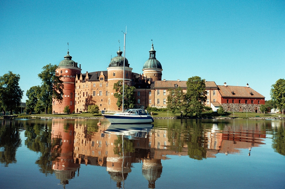 9. Schloss Gripsholm – das burgähnliche Schloss am Mälaren-See im schwedischen Mariefred wurde 1537 gebaut und enthält heute die staatliche Porträtsammlung