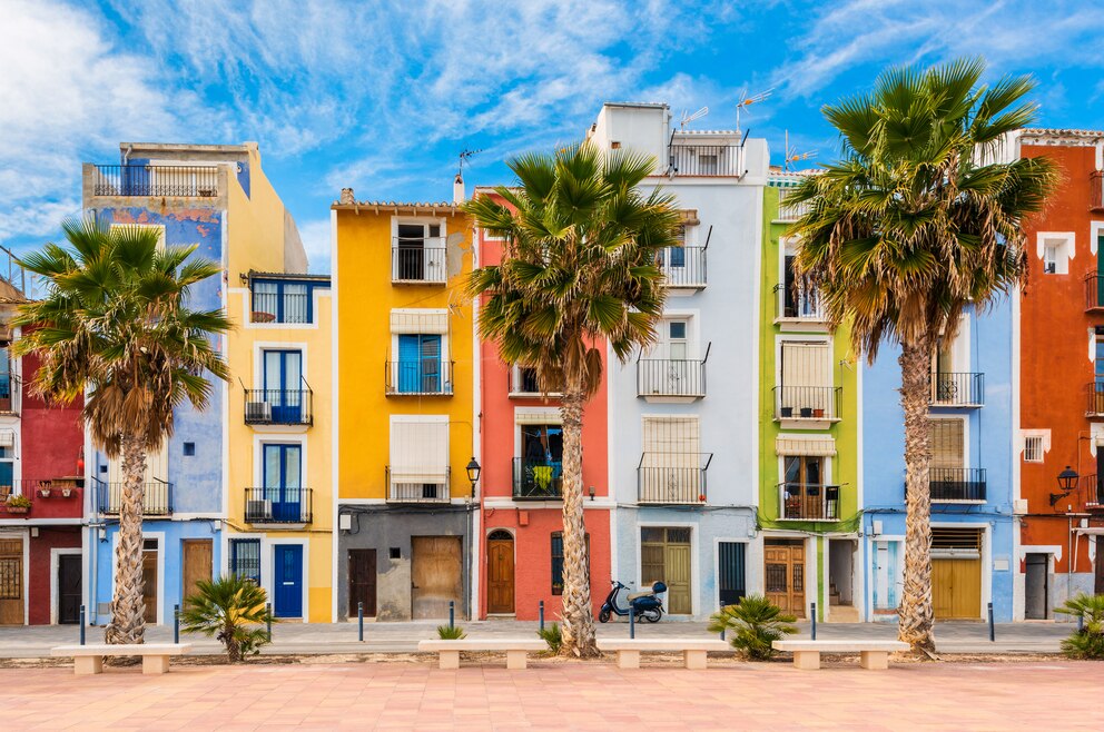 Die Häuser in Valencia bereiten mit ihren bunten Fassaden gute Laune