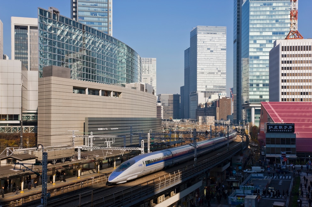 Oft ist man per Zug in Japan schneller unterwegs.
