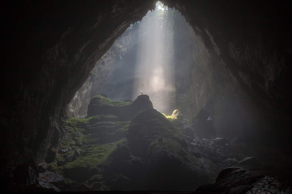 2. Die riesige <a href="https://www.travelbook.de/ziele/laender/hang-son-doong-in-vietnam-groesste-hoehle-der-welt">Sơn-Đoòng-Höhle</a> im Nationalpark Phong Nha-Kẻ Bàng entdecken